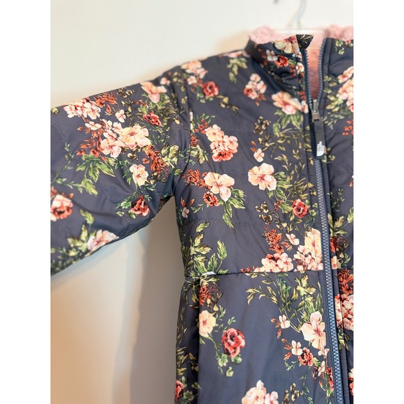 Girls reversible North Face Pink and floral size medium (8-10) Mossbud Swirl - Picture 4 of 10